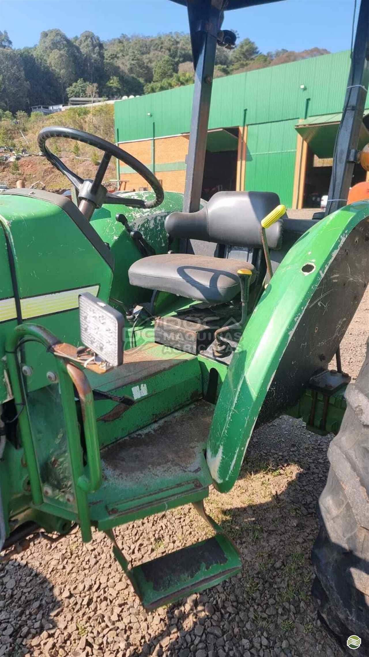 TRATOR JOHN DEERE JOHN DEERE 5603 Tração 4x2 Doca Máquinas Agrícolas FRAIBURGO SANTA CATARINA SC
